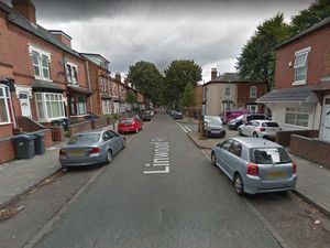 Supporting image for story: Murder probe launched after 15-year-old killed in daylight attack