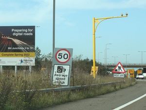 Supporting image for story: Lower speed limits cut pollution at five Welsh hotspots