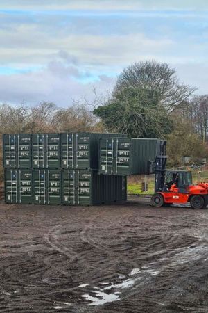 Filling the container depot up