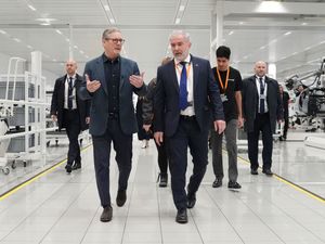 Supporting image for story: Starmer says he wants apprentices at top of politics