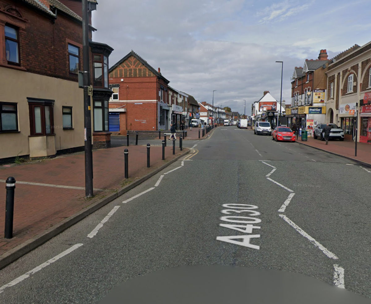 Major disruption as police incident blocks road in Smethwick