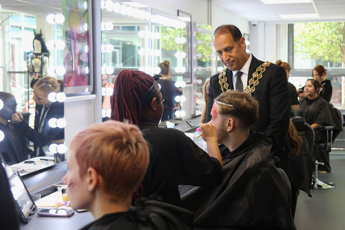 Lord Mayor of Birmingham celebrates Birmingham’s next generation of creative talent at BOA Stage and Screen Production Academy