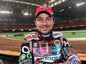 Supporting image for story: Wolves rider out injured