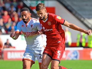 Supporting image for story: Oxford vs Walsall: Jon Guthrie says Saddlers will respond