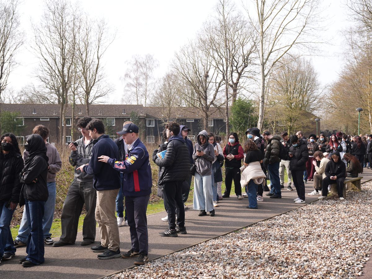 Meningitis cases rise to 34 from 29 as students queue for third day for vaccines