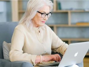 Supporting image for story: Winter Fuel Payment 2025: scam text and email warning for millions of pensioners - what to look out for