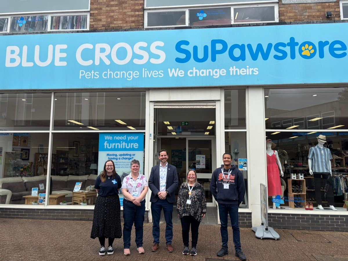 A lifeline for pets – and a hidden gem for shoppers”: MP joins Halesowen volunteers at Blue Cross charity shop