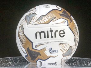 Supporting image for story: Ten-man Kelty Hearts leave it late to stun Montrose