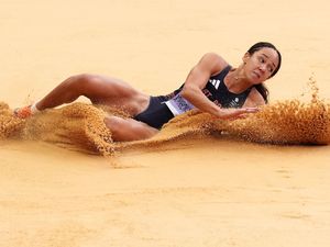 Supporting image for story: Katarina Johnson-Thompson holds onto heptathlon lead after long jump