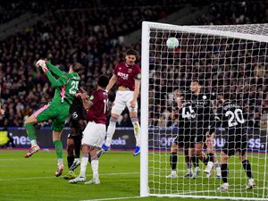 Supporting image for story: Man City watch Premier League title bid falter after being held by West Ham