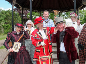 Supporting image for story: Crier makes a bit of a ding dong at the launch of Victorian festival