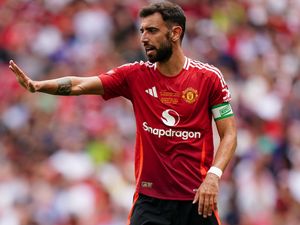 Supporting image for story: Bruno Fernandes signs new Manchester United deal
