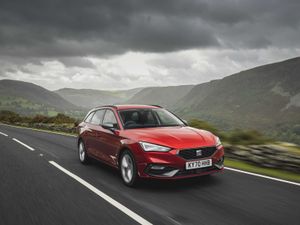 Supporting image for story: Seat announces improved specification for the Leon