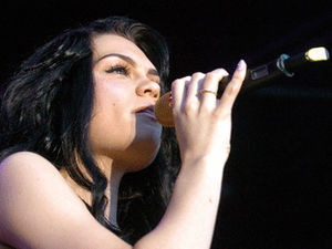 Supporting image for story: Jessie J delights crowd at Shrewsbury's Quarry