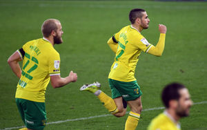 Norwich City's Emi Buendia celebrates