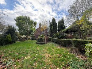 Extensive gardens to the front and rear. Picture: Rightmove and Auction House. 