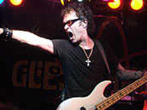 Supporting image for story: Tribute to Mel as Glenn raises roof