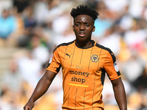 Supporting image for story: Wolves youngster Niall Ennis signs new deal
