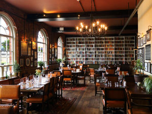 Supporting image for story: Large pub firm sees another fall in sales