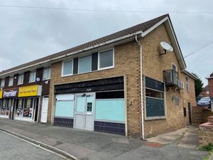 Supporting image for story: Former Lloyds Bank in Shrewsbury set to go under hammer  