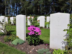 Supporting image for story: 'Go local' plea for Remembrance Day