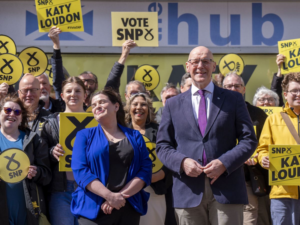 Swinney claims by-election is ‘simple choice’ as Sarwar hails ‘local champion’