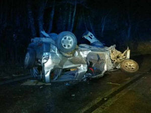 Supporting image for story: Woman cut free after Shropshire car crash
