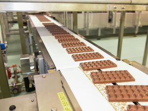 Supporting image for story: Cadbury owner Mondelez latest firm to pull back Russian trade