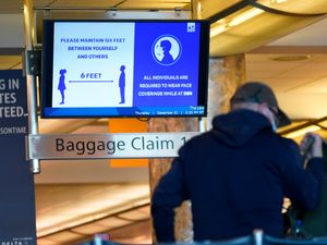 Supporting image for story: US will require all arriving passengers to get Covid-19 test