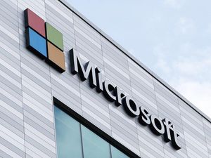 Supporting image for story: Pentagon reconsiders £8bn Microsoft contract after Amazon protest