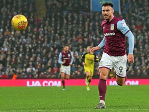 Supporting image for story: Scott Hogan: I was left hung out to dry by Steve Bruce's system at Aston Villa