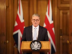 Supporting image for story: PM announces overhaul of immigration system as net migration hits 906,000