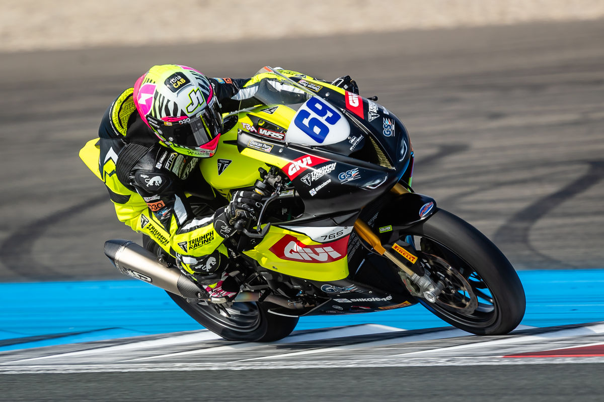 Booth-Amos picks up some reward from a tough weekend Booth-Amos picks up some reward from a tough weekend