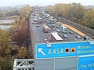 Supporting image for story: Long M6 delays due to emergency repairs and police incident