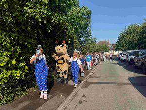 Supporting image for story: Bubble popping party wagon encourages families  to get active on the school run