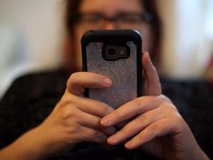 Supporting image for story: Government talks with phone companies to help stop spread of Covid-19