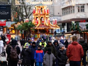 Supporting image for story: Retailers suffer disappointing December amid cost-of-living woes