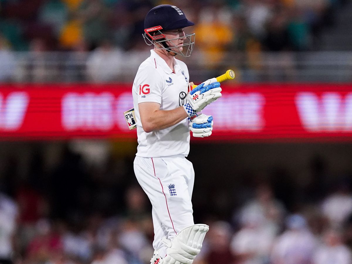 England sliding towards second Test defeat as Australia dominate at Gabba