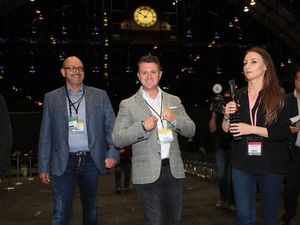 Supporting image for story: Tommy Robinson blames social media ‘ban’ for European election defeat