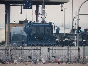 Supporting image for story: Poland says no military threat at border with Belarus