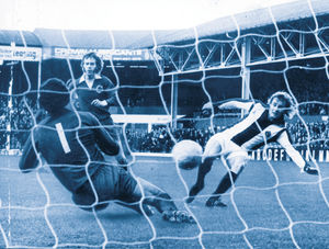 West Bromwich Albion's Asa Hartford follows up a Tony Brown penalty in a game at home to Leicester City in April, 1973. Goalkeeper Peter Shilton saved both Brown and Hartford's efforts