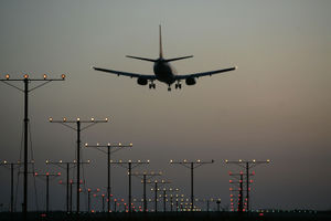 A plane comes in for landing. (Photo by David McNew/Getty Images)