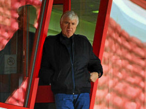 Supporting image for story: Jeff Bonser again urged to end Walsall exile