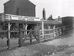 CREDIT RUSSELL MULFORD
nostalgia pic. Shrewsbury.
Shrewsbury Abbey railway station in about 1923. It was on the Shropshire and Montgomeryshire railway.
Abbey Foregate railway station.
Railway stations.
From Russell Mulford's collection.
For Steam feature. Steam train. Steam railways. Steam trains. Old Potts railway.
Library code: Shrewsbury nostalgia 2003.