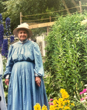 Pat i her volunteer costume