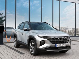 Supporting image for story: The new plug-in hybrid Hyundai Tucson will cost from £39,330