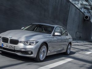 Supporting image for story: First Drive: The BMW 330e iPerformance brings premium quality to the hybrid market