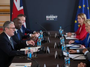 Supporting image for story: Government aims for permanent food and drink deal with EU as it attacks Farage