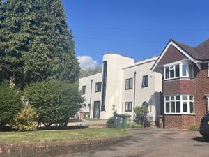 Supporting image for story: 'No authority or respect': Neighbours on a leafy Walsall street out speak out as planning enforcement ‘ignored’ claiming they have lost their privacy