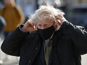 Supporting image for story: PM urges public confidence in AstraZeneca jab as under-30s offered alternative